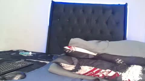 sex_bomb30 online show from May 7, 2026, 12:27 am
