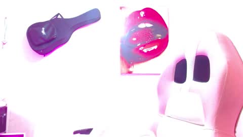 sexmilkdirty online show from December 12, 2024, 11:58 pm