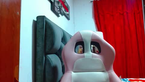 sexmilkdirty online show from February 2, 2026, 11:25 pm