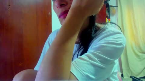 Snapshot of sexmilkdirty chatting on May 19, 2026, 8:59 pm sexmilkdirty online show from May 19, 2026, 8:59 pm