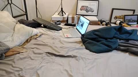 sexobject001 online show from October 24, 2025, 8:44 am