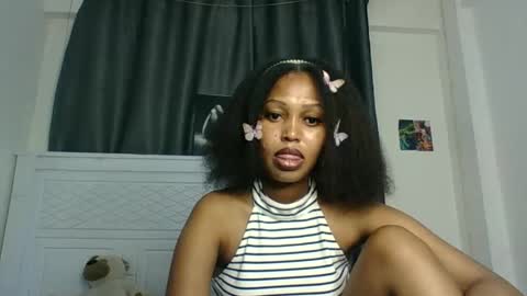 Snapshot of sexttiana_ebony chatting on October 29, 2025, 11:01 am sexttiana_ebony online show from October 29, 2025, 11:01 am