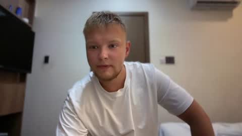 Snapshot of sexual_sbotage chatting on June 17, 2026, 11:34 am Max Leman online show from June 17, 2026, 11:34 am
