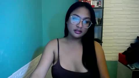 sexuallyattractive_mae online show from May 24, 2026, 4:06 am