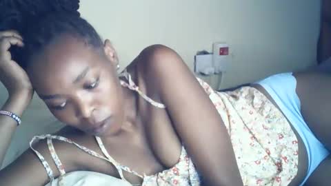 Snapshot of sexxy_curvy23 chatting on April 25, 2026, 4:04 am sexxy_curvy23 online show from April 25, 2026, 4:04 am