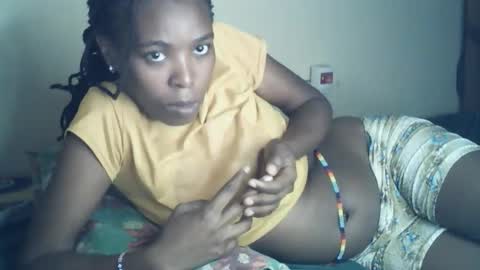 Snapshot of sexxy_curvy23 chatting on June 3, 2026, 12:24 am sexxy_curvy23 online show from June 3, 2026, 12:24 am