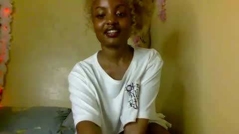 sexxy_daisyy online show from November 13, 2025, 5:01 pm