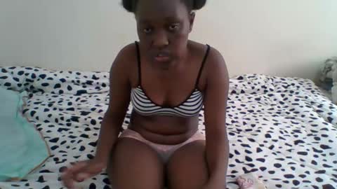 Snapshot of sexxy_kendrah chatting on October 21, 2025, 11:33 am lorna online show from October 21, 2025, 11:33 am
