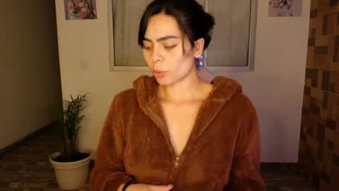  Angie   online show from February 5, 2025, 11:06 pm