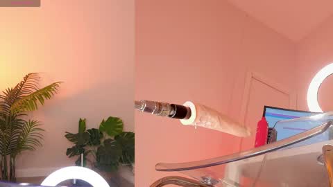 Lina online show from April 14, 2026, 11:22 pm