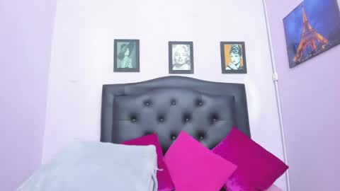 sexy_candy18x online show from May 15, 2026, 11:34 pm