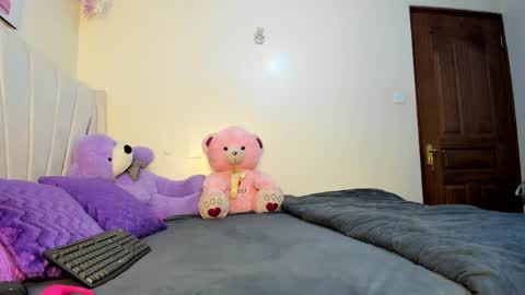 Celena Selena online show from February 18, 2026, 7:15 am