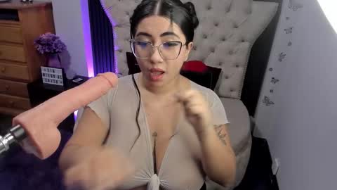  C R I S T A L  online show from October 20, 2025, 9:48 pm