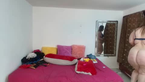 Snapshot of sexy_curvi chatting on December 11, 2024, 11:00 pm karla           instagram  online show from December 11, 2024, 11:00 pm