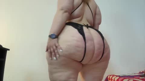 Snapshot of sexy_curvi chatting on December 25, 2024, 6:09 pm karla           instagram  online show from December 25, 2024, 6:09 pm