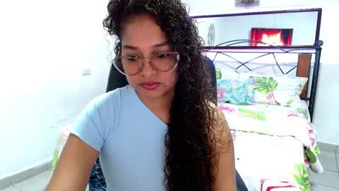 danna gomez online show from February 26, 2025, 12:58 pm