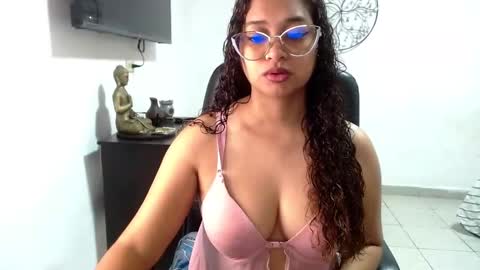 danna gomez online show from March 4, 2025, 3:04 pm