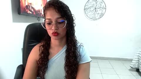 danna gomez online show from March 6, 2025, 2:51 pm