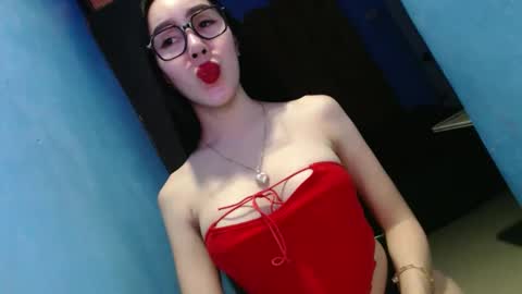 Snapshot of sexy_emily92 chatting on January 18, 2026, 2:43 pm sexy_emily92 online show from January 18, 2026, 2:43 pm