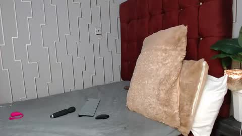 Snapshot of sexy_larisa chatting on February 7, 2025, 10:19 am larisa online show from February 7, 2025, 10:19 am