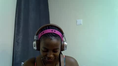 Snapshot of sexy_linda022 chatting on June 10, 2026, 2:56 am Linda online show from June 10, 2026, 2:56 am