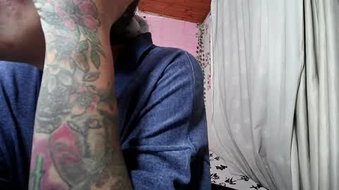 sexy lolas online show from February 11, 2026, 3:33 am