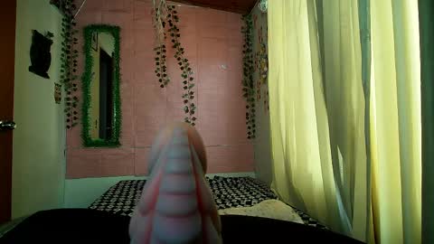 sexy lolas online show from April 26, 2026, 8:06 pm