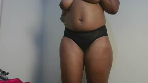 sexy_lyna online show from December 19, 2025, 9:27 am