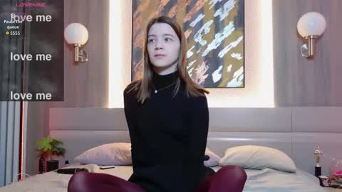 Snapshot of sexy_me_bb chatting on October 31, 2025, 1:01 pm Alison online show from October 31, 2025, 1:01 pm