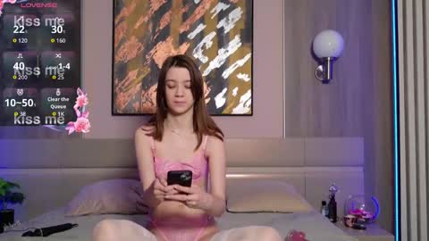 Snapshot of sexy_me_bb chatting on November 13, 2025, 1:54 pm Alison online show from November 13, 2025, 1:54 pm