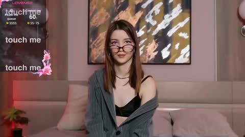 Snapshot of sexy_me_bb chatting on November 28, 2025, 1:58 pm Alison online show from November 28, 2025, 1:58 pm