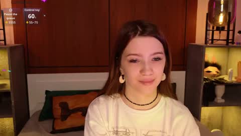 Snapshot of sexy_me_bb chatting on April 6, 2026, 4:30 pm Alison online show from April 6, 2026, 4:30 pm