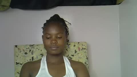 Molyne online show from February 12, 2026, 3:18 pm