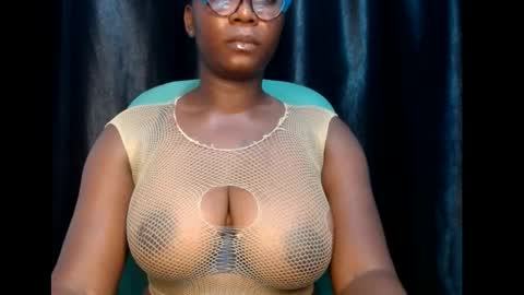 Snapshot of sexy_pearl12 chatting on March 11, 2025, 6:30 pm zoe online show from March 11, 2025, 6:30 pm