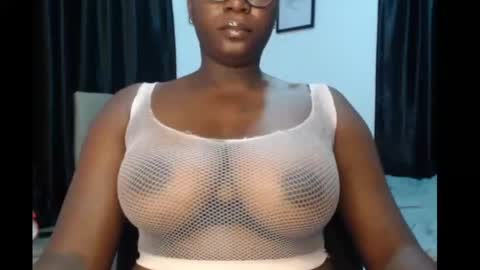 Snapshot of sexy_pearl12 chatting on May 8, 2026, 7:25 am zoe online show from May 8, 2026, 7:25 am