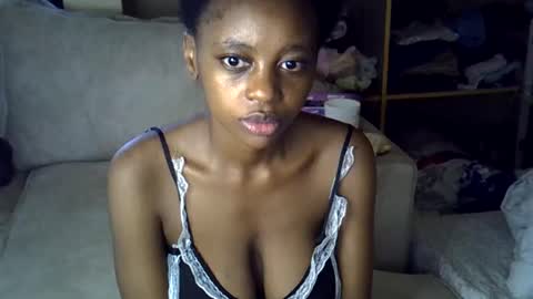 Snapshot of sexy_short chatting on April 17, 2026, 11:57 am Janet online show from April 17, 2026, 11:57 am