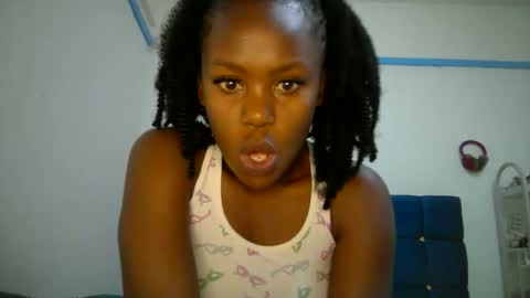 Snapshot of sexy_skyllah chatting on March 27, 2026, 9:53 am sexy_skyllah online show from March 27, 2026, 9:53 am