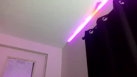 karmen online show from April 9, 2026, 3:28 am