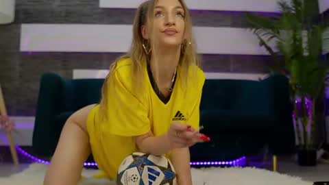 Celline online show from June 26, 2026, 4:39 am