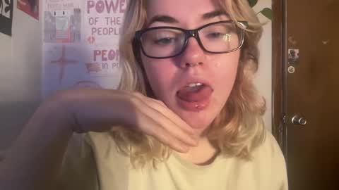 sexyflower21555 online show from December 2, 2024, 4:53 am