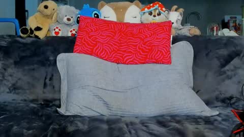 Ari online show from April 15, 2026, 4:30 am