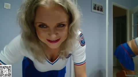 Snapshot of sexyjennyeu chatting on July 17, 2026, 7:41 pm Jenny online show from July 17, 2026, 7:41 pm