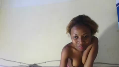 Snapshot of sexylittlebitch261 chatting on May 5, 2026, 7:49 am Elania online show from May 5, 2026, 7:49 am