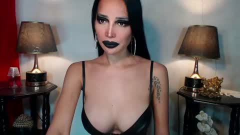 Queen Sofia online show from August 2, 2026, 2:21 am