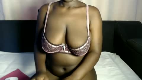Snapshot of sexymelaninn chatting on June 18, 2026, 7:52 am Sexy Melanin online show from June 18, 2026, 7:52 am