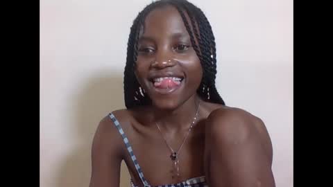 Snapshot of sexyneedle22 chatting on November 3, 2025, 8:15 am VIVIAN online show from November 3, 2025, 8:15 am