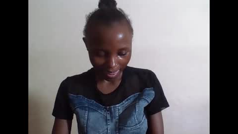 Snapshot of sexyneedle22 chatting on April 4, 2026, 7:33 pm VIVIAN online show from April 4, 2026, 7:33 pm