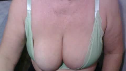 Snapshot of sexyoldwet chatting on June 21, 2026, 10:34 pm AnneSofia online show from June 21, 2026, 10:34 pm