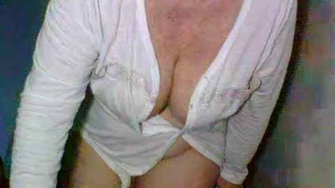 Snapshot of sexyoldwet chatting on July 17, 2026, 10:25 pm AnneSofia online show from July 17, 2026, 10:25 pm