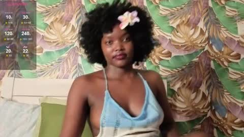 Snapshot of sexypetite_lee chatting on June 4, 2026, 12:27 am Lee online show from June 4, 2026, 12:27 am
